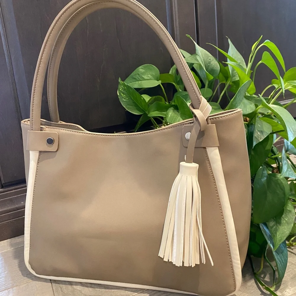 NWT shoulder bag - Picture 1 of 2